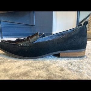 Dr. Scholls comfy go-to black work flats!